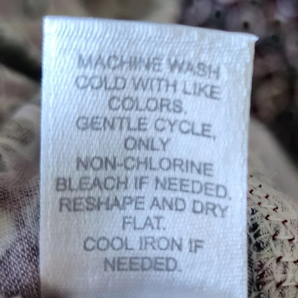 J. Jill Wearever Collection Tunic Top Maroon Medallion Floral Women's XL EUC - Picture 8 of 9